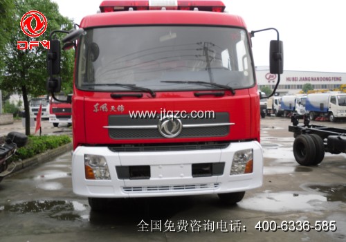 東風天錦消防車(后面照片)